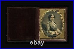 1850s Daguerreotype Very Nice Portrait of a Woman, Nice Leather Case, Sealed