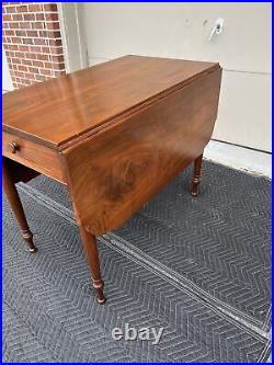 A Very Nice Pennsylvania Sheraton Walnut Drop Leaf Work Table with A Drawer 1830