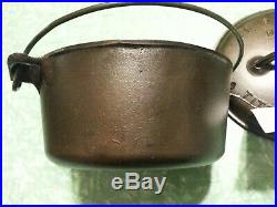 Antique Griswold Scarce Size 6 #2605 Cast Iron Dutch Oven in Very Nice Condition