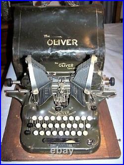 Antique OLIVER No. 5 Typewriter with Base and Lid Very Nice Condition