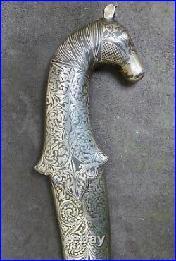 Antique and very nice Indo-Persian dagger with a flower decor, Islamic