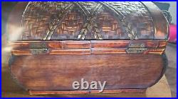 Beautiful vintage woven strawithwood hope chest, very nice condition