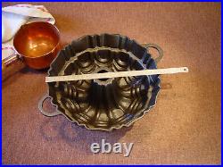 Cast iron cake pan. Diameter 25cm. Antique and very nice