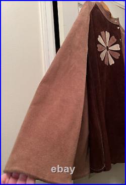 Fabulous Period 1960's Womens Hippie Suede Cape With Daisy Very Nice