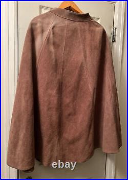 Fabulous Period 1960's Womens Hippie Suede Cape With Daisy Very Nice