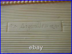 J4626 ANTIQUE FRENCH VERY NICE CARVED PILL SNUFF BOX Aiquilles CARVED
