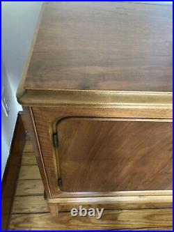 Mid Century Art Deco Style Credenza Buffet Sideboard Very Nice Condition