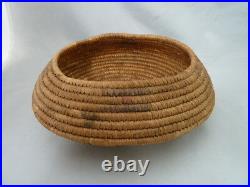 Native American Small Weave Basket Bowl. Very Nice Design. Approx 8 Diameter
