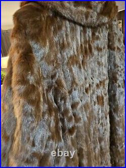 Real Mink Full Length Coat. Luxurious and Stylish! Vintage! 44 Long! Very Nice