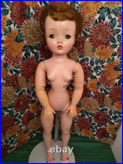 Very Nice 50's Vintage Madame Alexander Cissy Doll No Splits Full Lashes