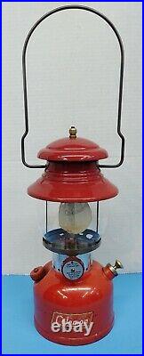 Very Nice all original and Working Coleman lantern. Model 200A Date 3/1959