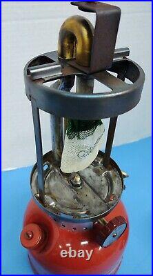 Very Nice all original and Working Coleman lantern. Model 200A Date 3/1959