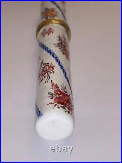 Very nice 18th century antique message etui, with spiral carving and painted wit