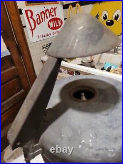 Vintage Antique Original AC SPARK PLUG CLEANER IN VERY NICE CONDITION