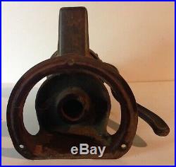 Vintage Cast Iron Rustic Water Pump Hand Water Well Pump Very Nice Patina