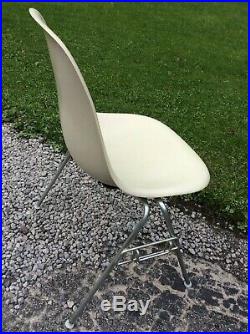 Vintage Herman Miller Eames Fiberglass Shell Stacking Side Chair Very Nice