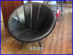 Vintage Mid Century Modern Retro Lounging Chair. Vinyl / Metal Very Nice