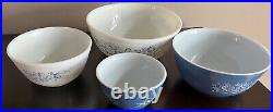 Vintage SET of 4 Pyrex Colonial Mist Blue Daisy Nested Bowls VERY NICE