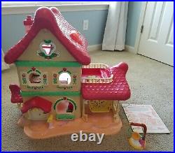 Vintage Strawberry Shortcake Berry Happy Home Doll House & Furniture Very Nice