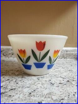 Vintage WHITE Fire King Tulip Nesting 4 piece Mixing Bowl set. 1950's VERY NICE